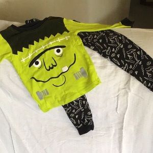 Carter’s Halloween Pajama Set.    #019